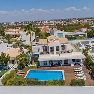 Maresia Dourada Villa
