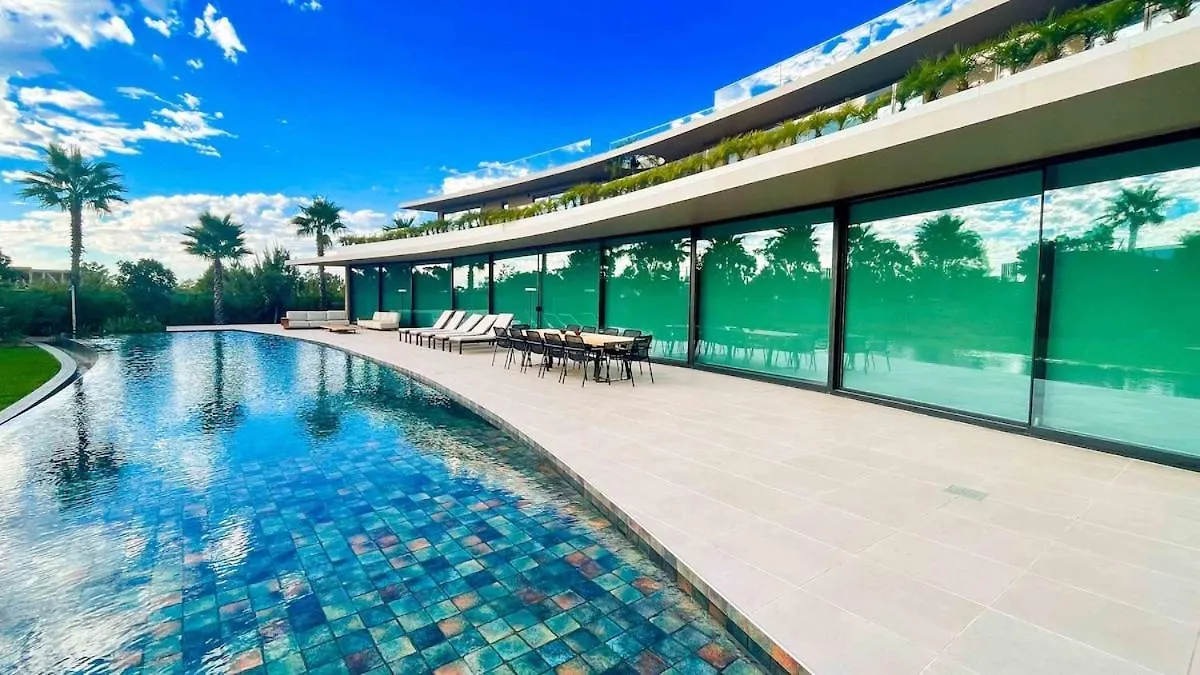 Algarve Escape With Pool Gym & Rooftop Jacuzzi Guia  Villa