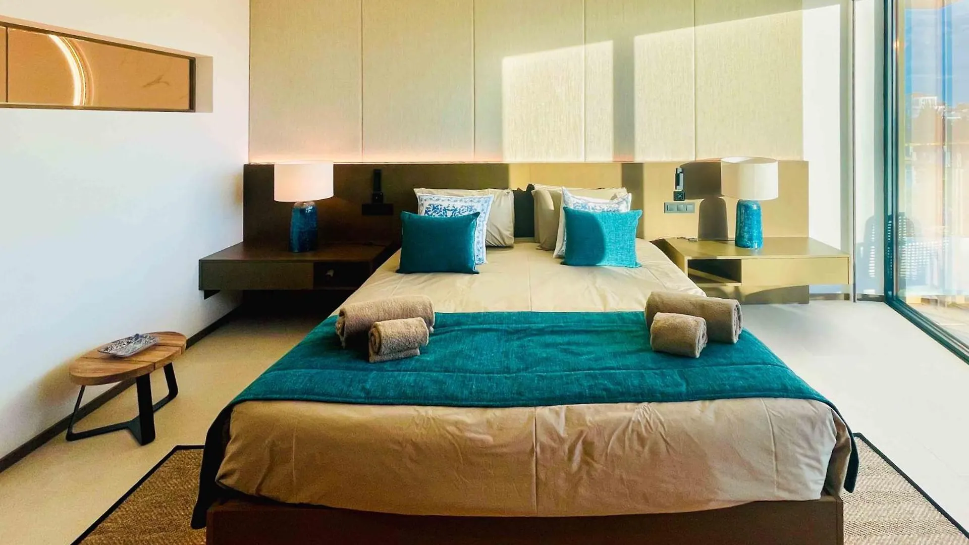Villa Algarve Escape With Pool Gym & Rooftop Jacuzzi Guia
